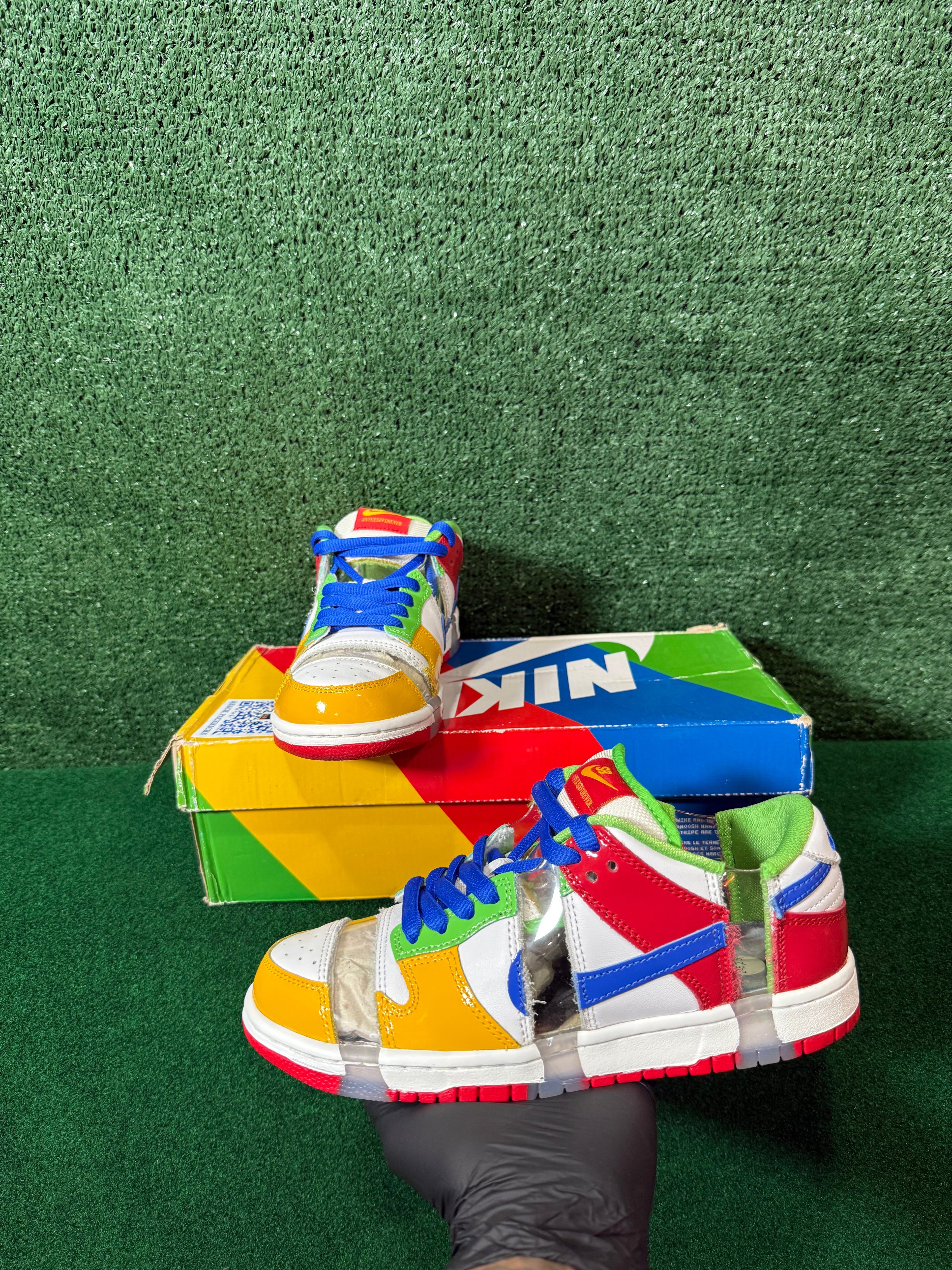 NIKE SB DUNK LOW SANDY BODECKER