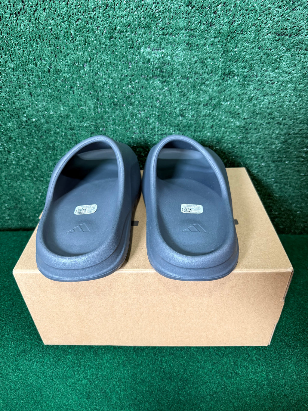 Adidas Yeezy Slides Slate Grey