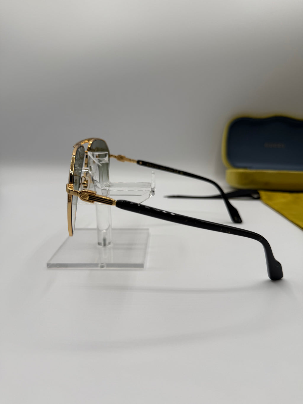 Gucci gold/green pilot sunglasses ￼