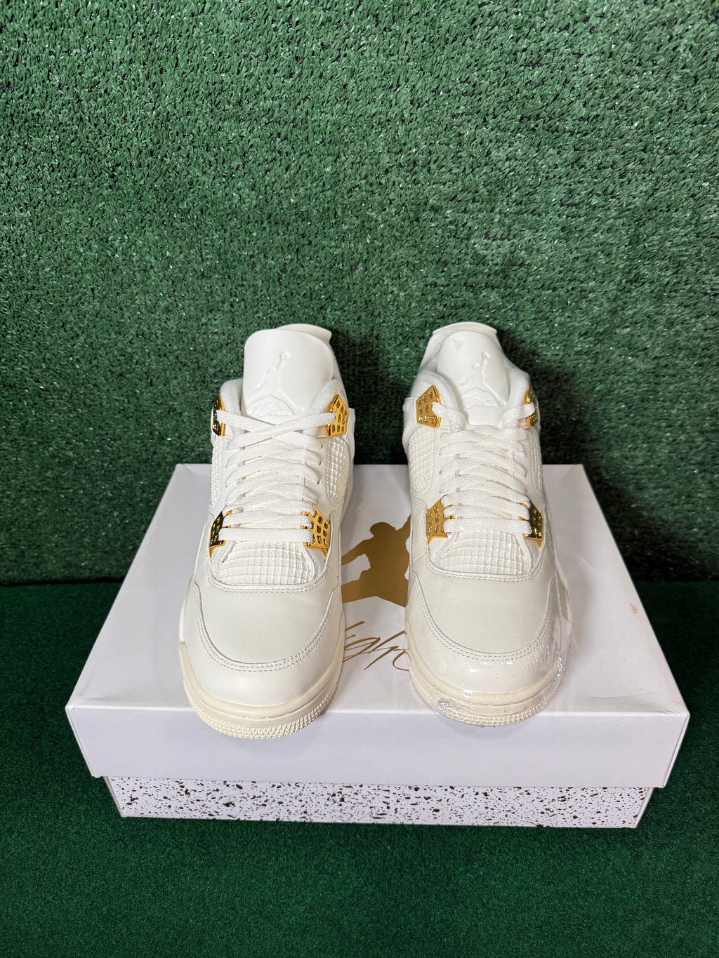 JORDAN 4 RETRO METALLIC GOLD (WOMEN’S)