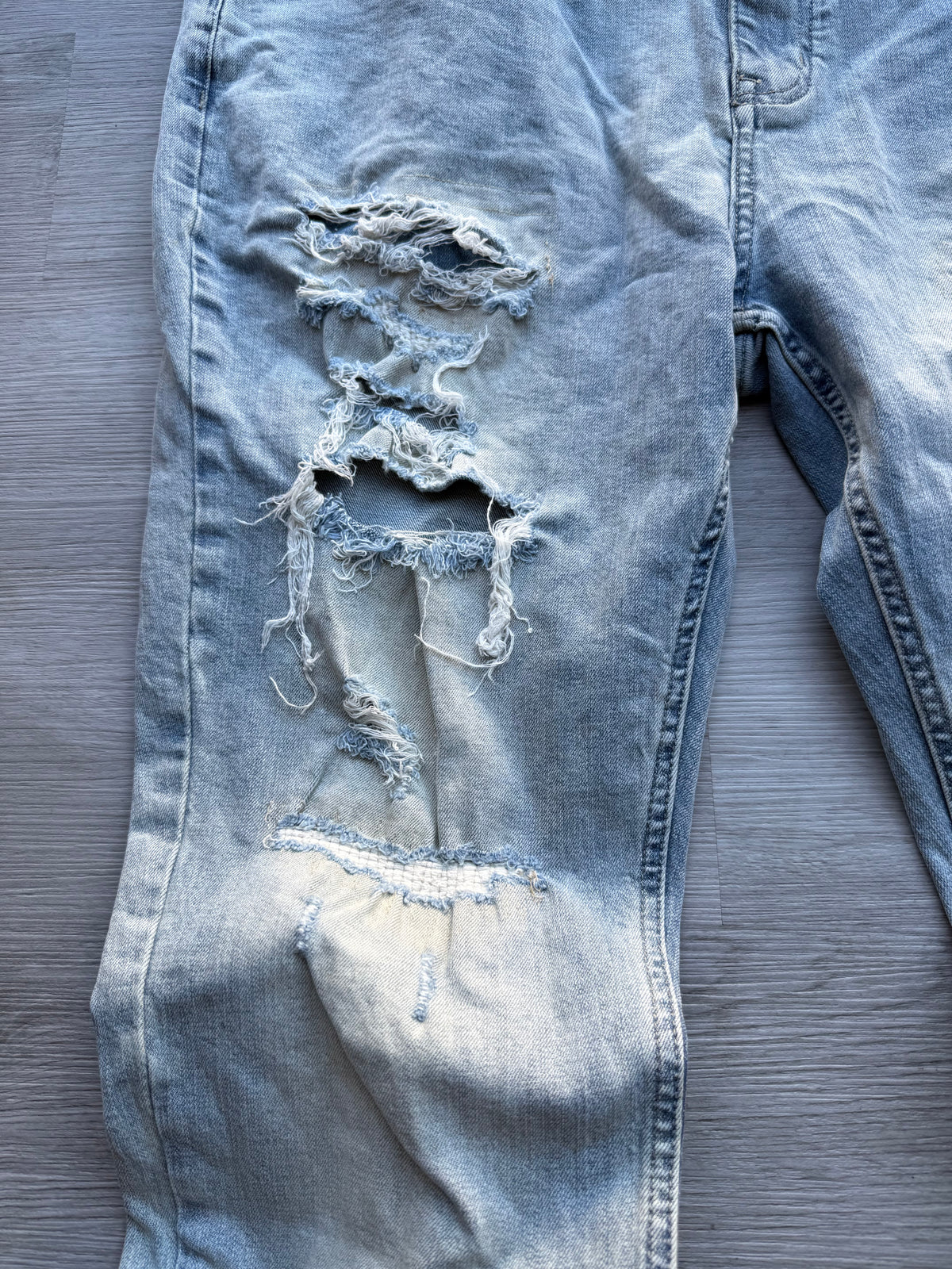 serenade Distressed blue jeans