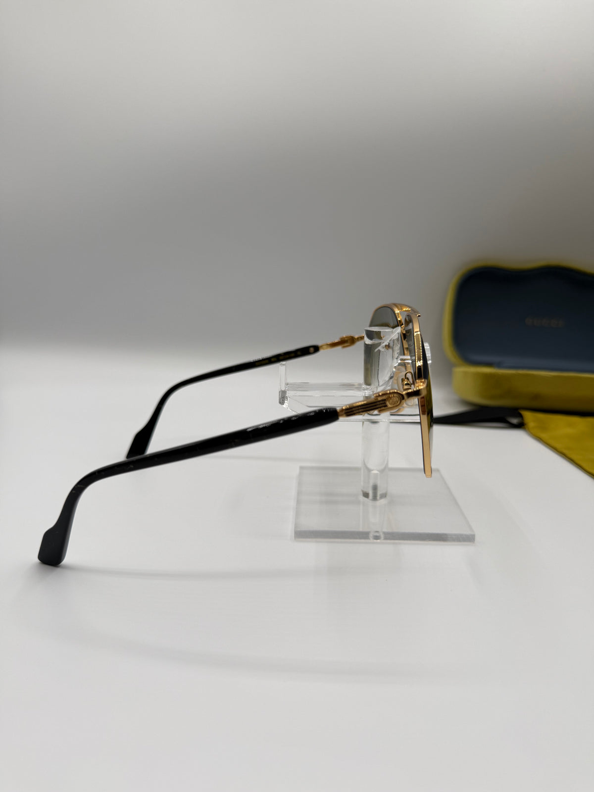 Gucci gold/green pilot sunglasses ￼