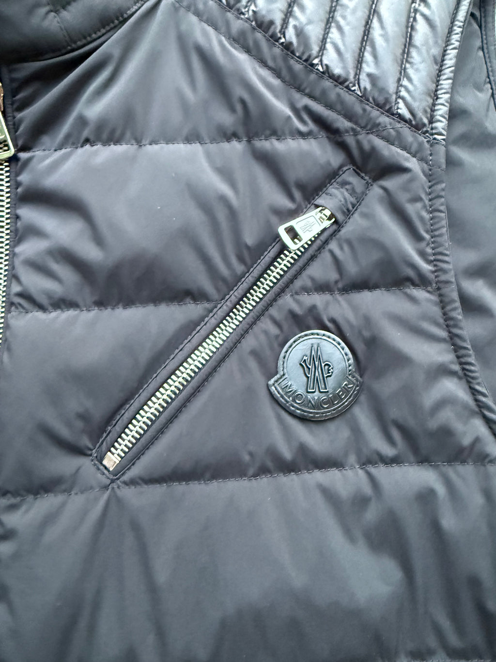 Moncler tolonne padded gilet (vest)