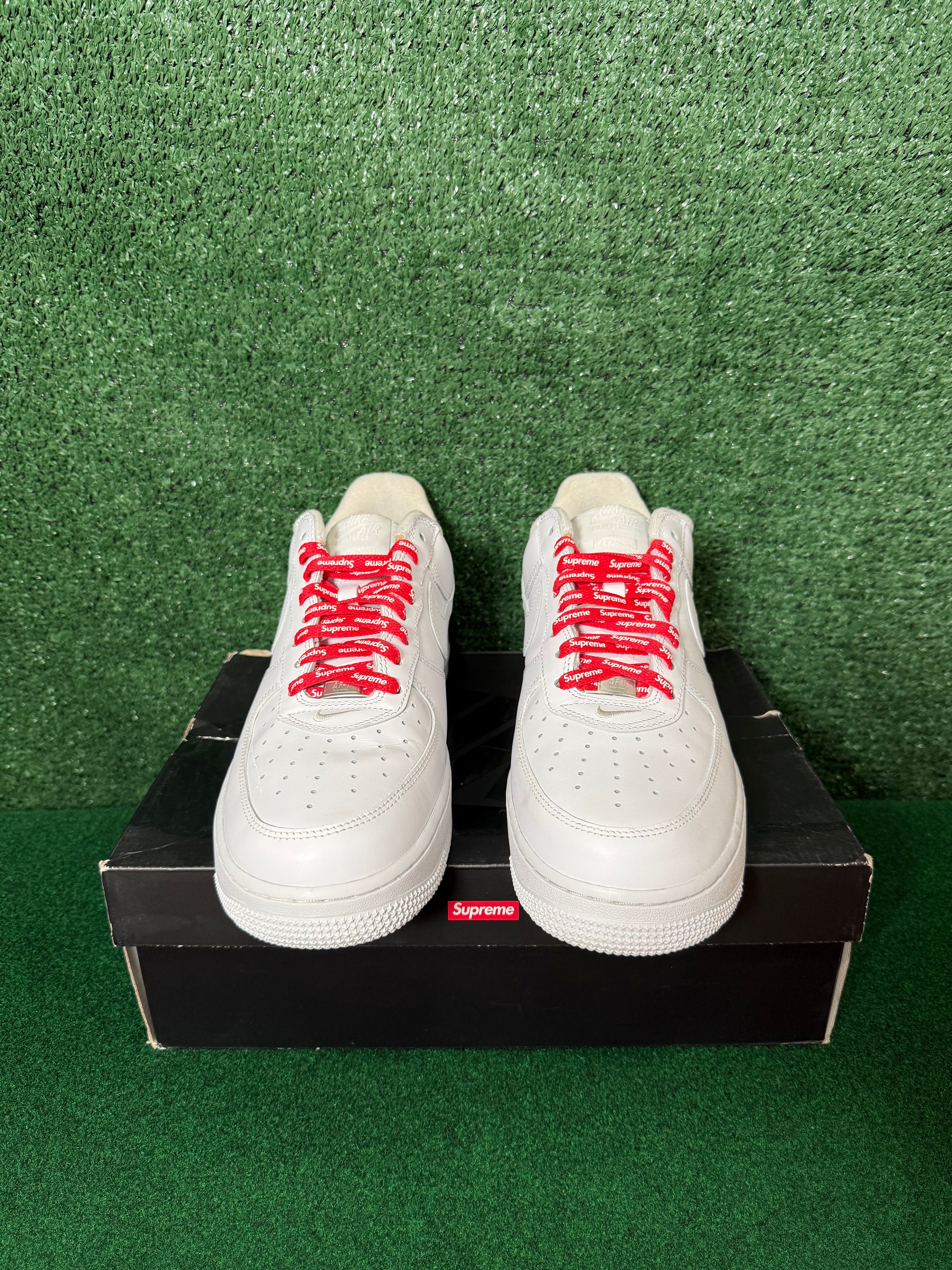 Nike Air Force 1 Low Supreme White