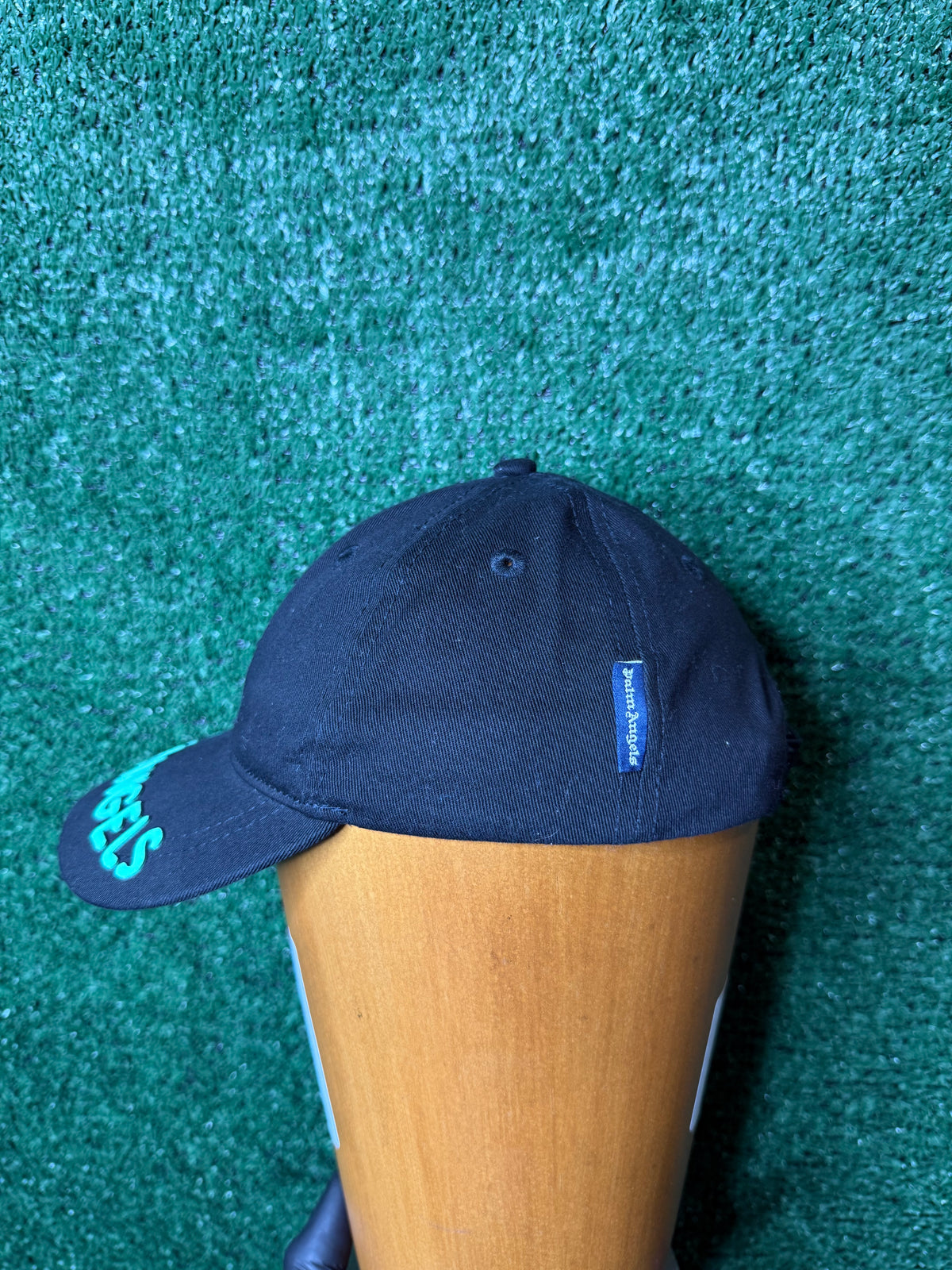 Palm angels kids seasonal logo cap in ‘black/green’ fluorescent