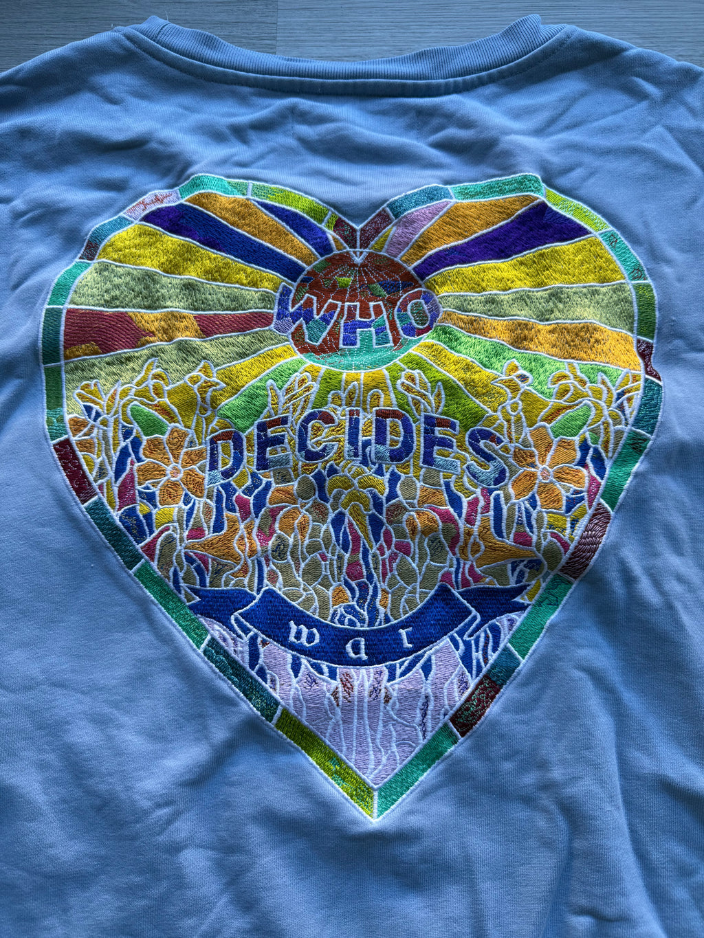 Who decides war “underwater beach” embroidered crewneck sweatshirt