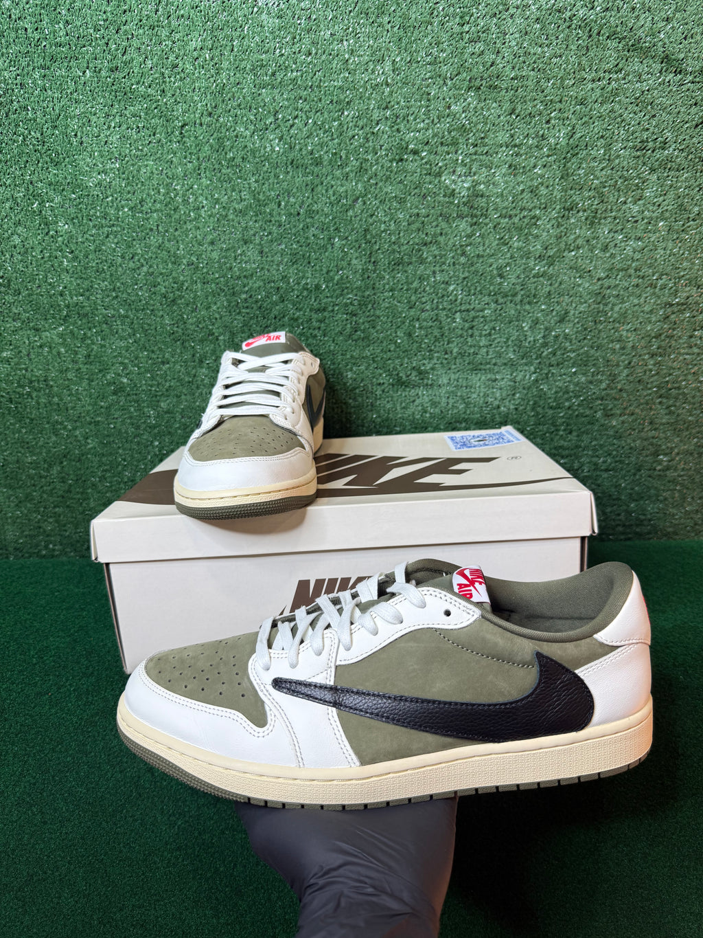 JORDAN 1 RETRO LOW OG SP ‘TRAVIS SCOTT MEDIUM OLIVE’