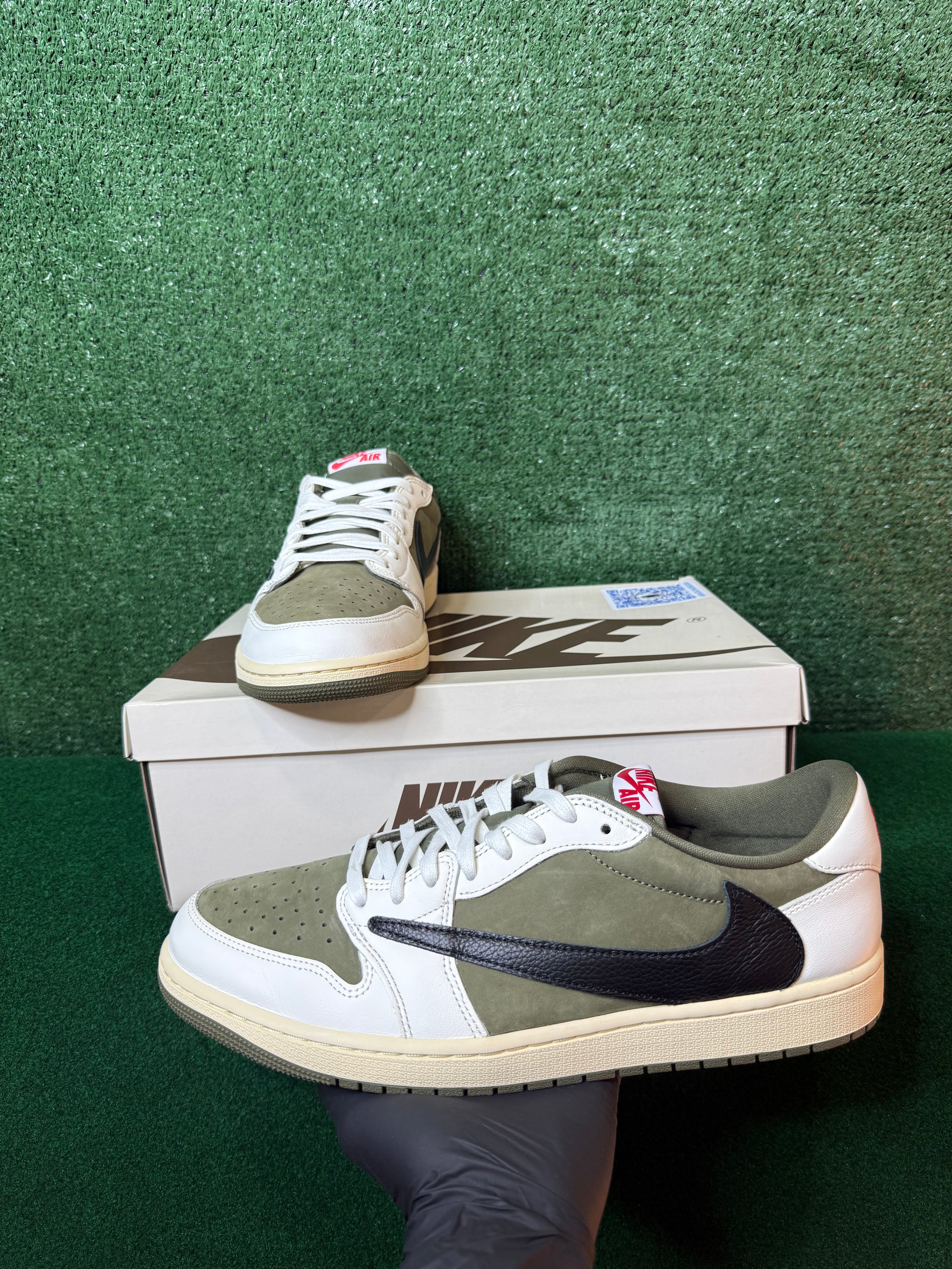 JORDAN 1 RETRO LOW OG SP ‘TRAVIS SCOTT MEDIUM OLIVE’