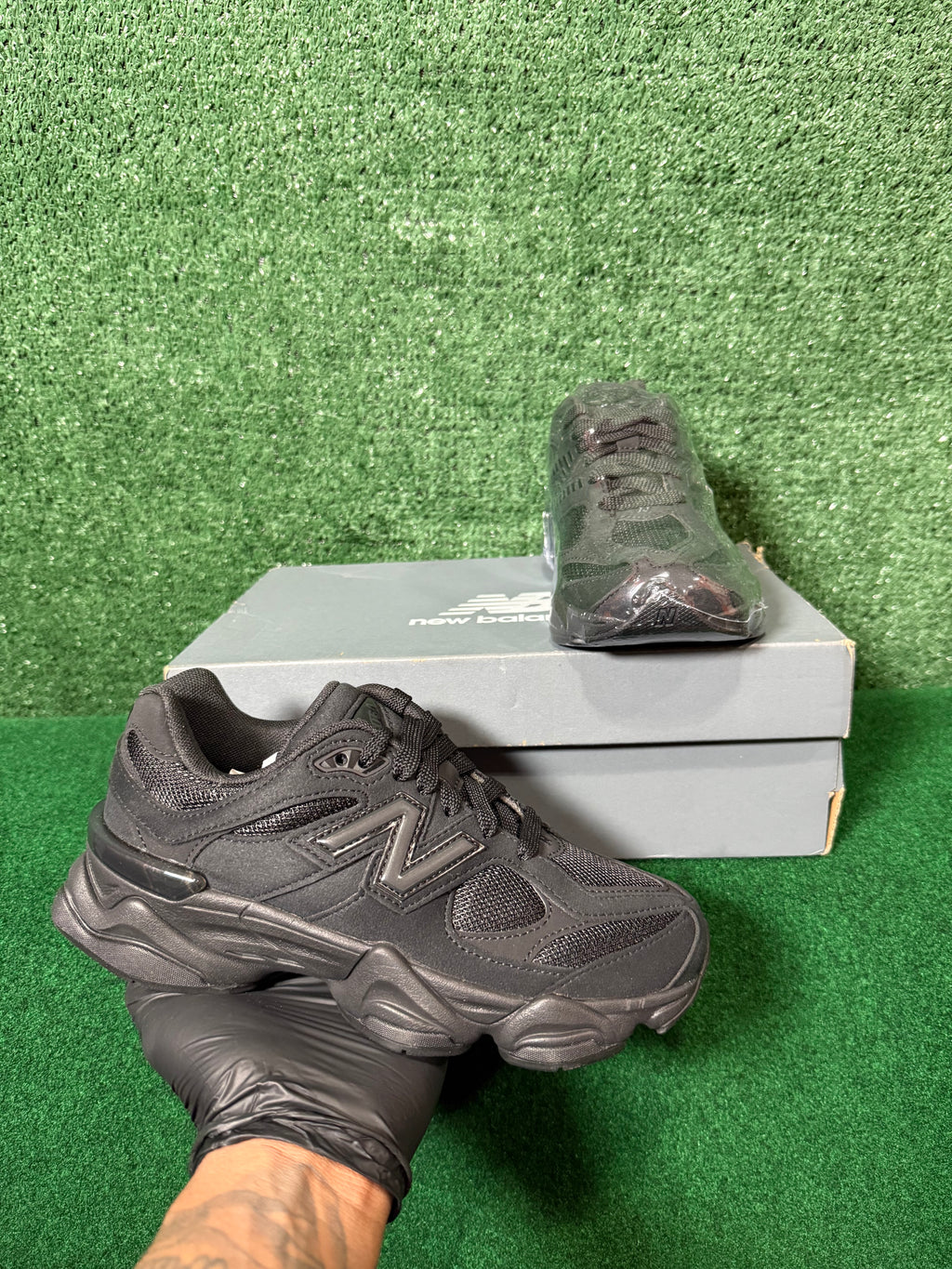 NEW BALANCE 9060 TRIPLE BLACK