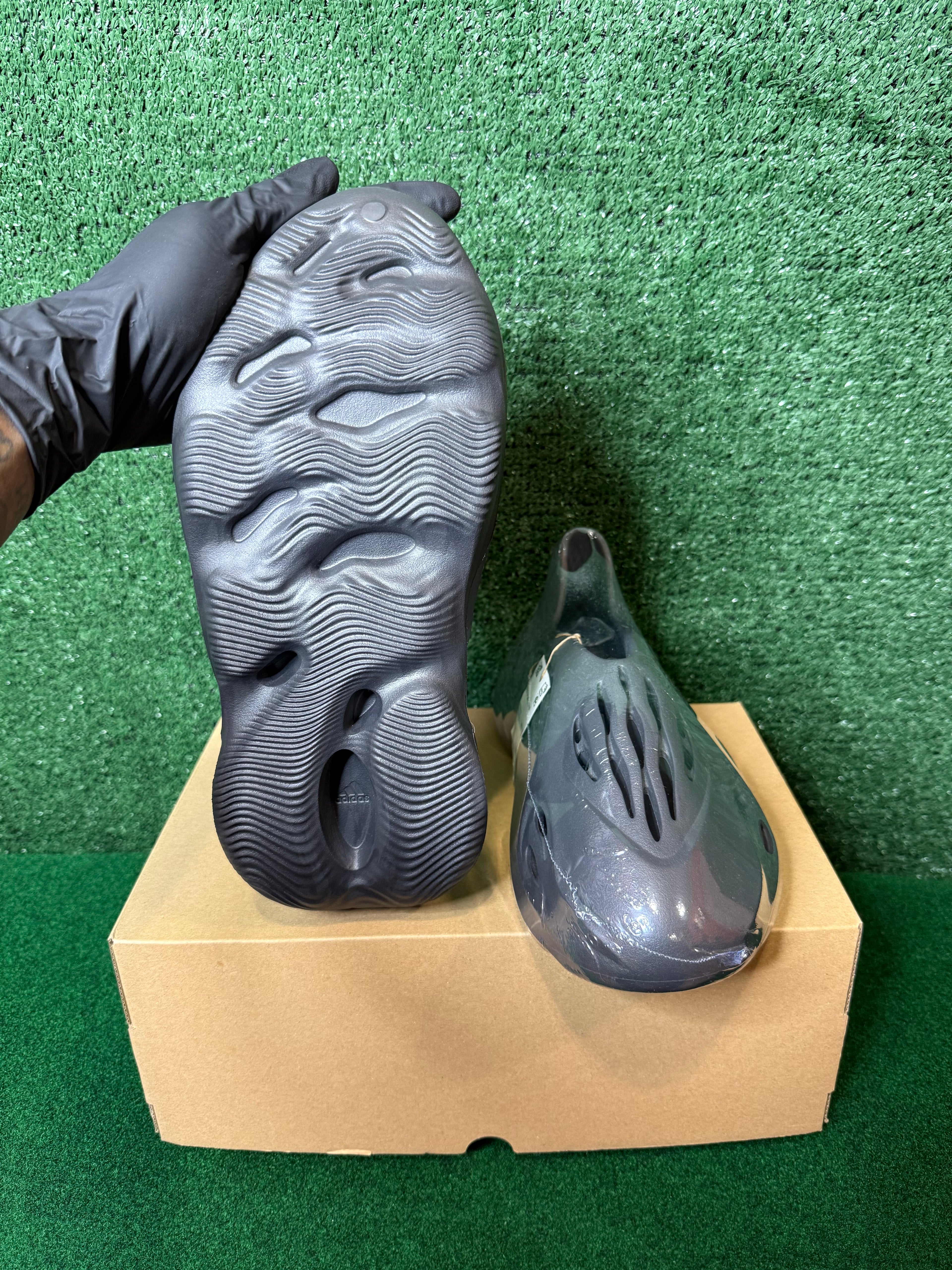 ADIDAS YEEZY FOAM RNR ‘ONYX’