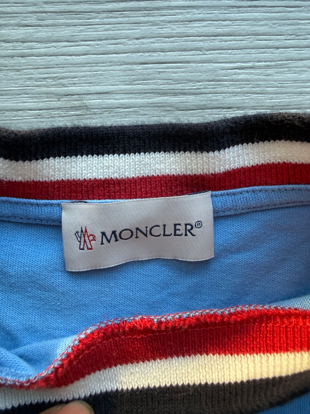 Moncler infant light blue tricolor-trimmed cotton t-shirt