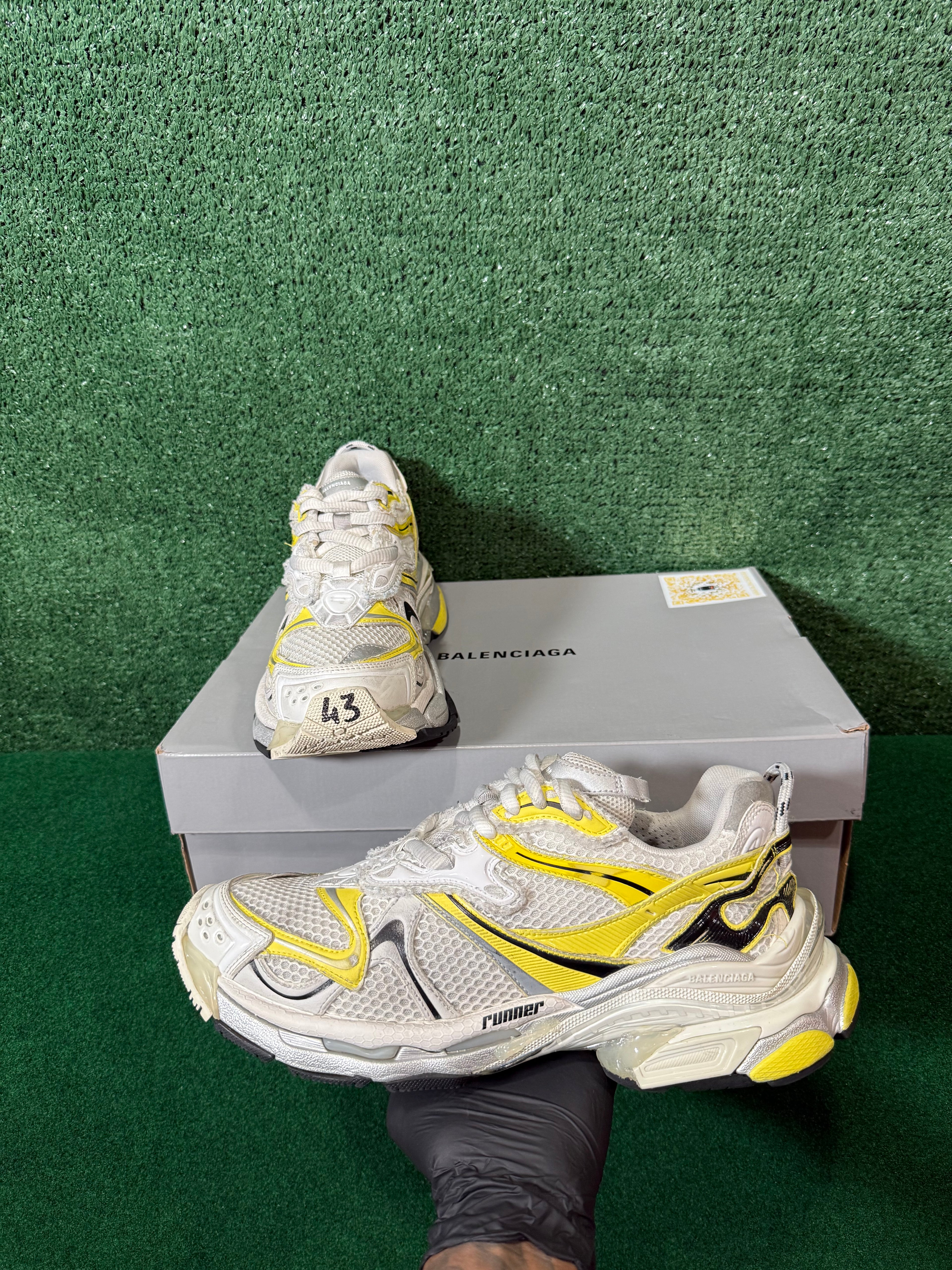 BALENCIAGA RUNNER SNEAKER ‘WORN-OUT - WHITE YELLOW’