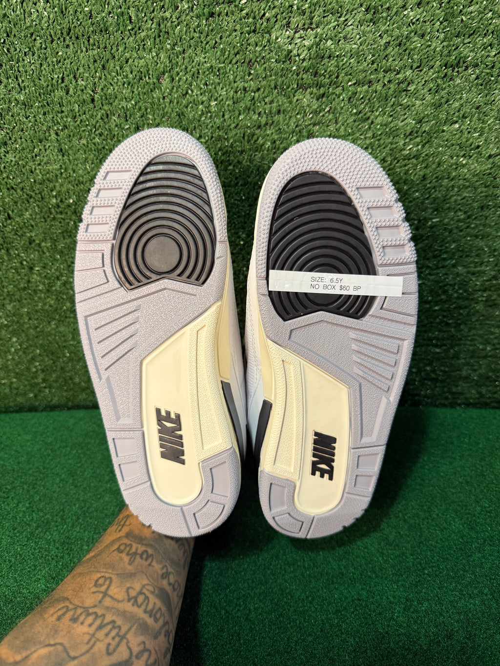 JORDAN 2/3 WHITE BLACK