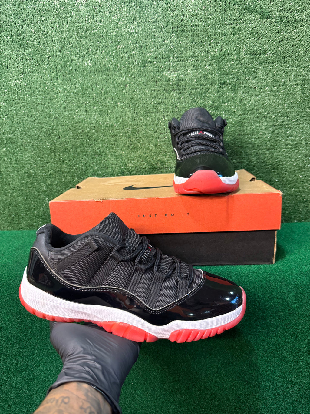 JORDAN 11 RETRO LOW BRED (2025)