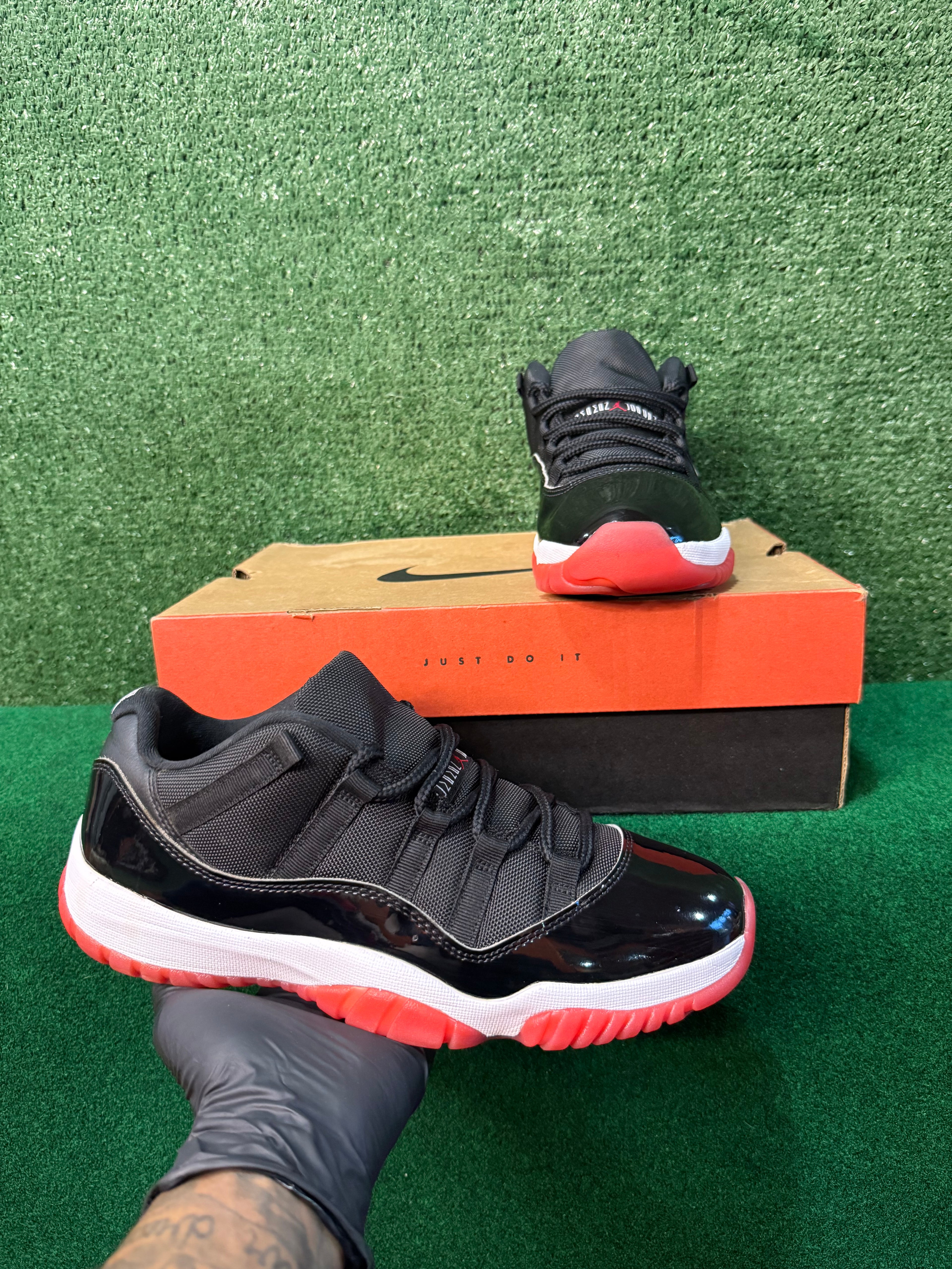 JORDAN 11 RETRO LOW BRED (2025)