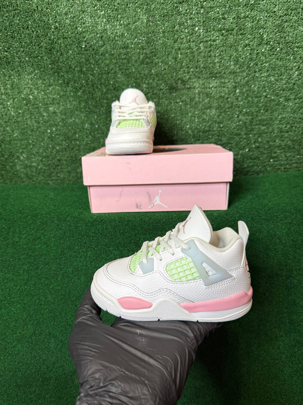Jordan 4 retro “valentine’s day” (2026) (td)
