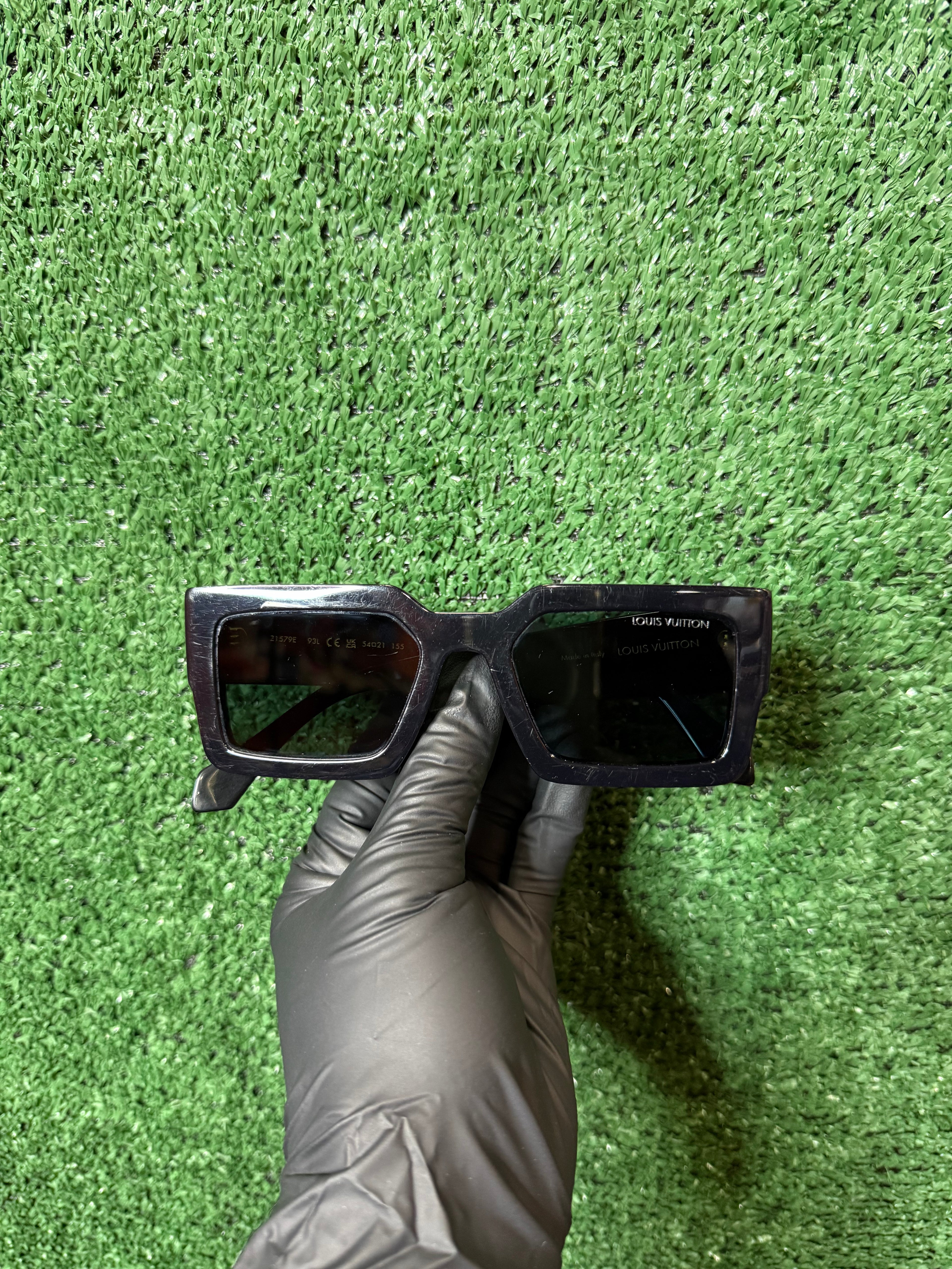 BLACK LOUIS VUITTON CLASH SQUARE SUNGLASSES