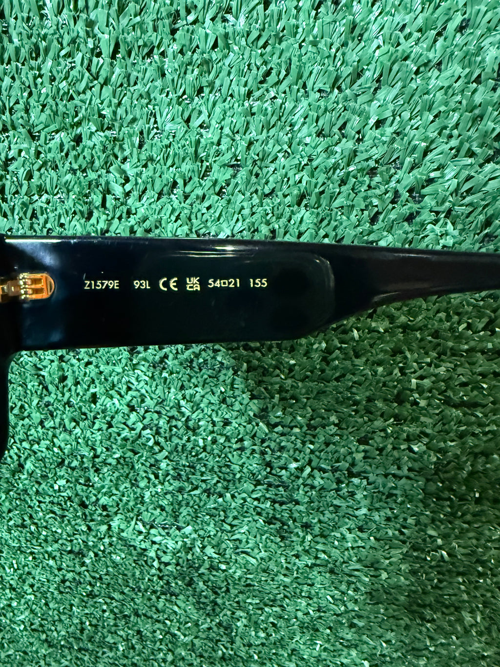 BLACK LOUIS VUITTON CLASH SQUARE SUNGLASSES