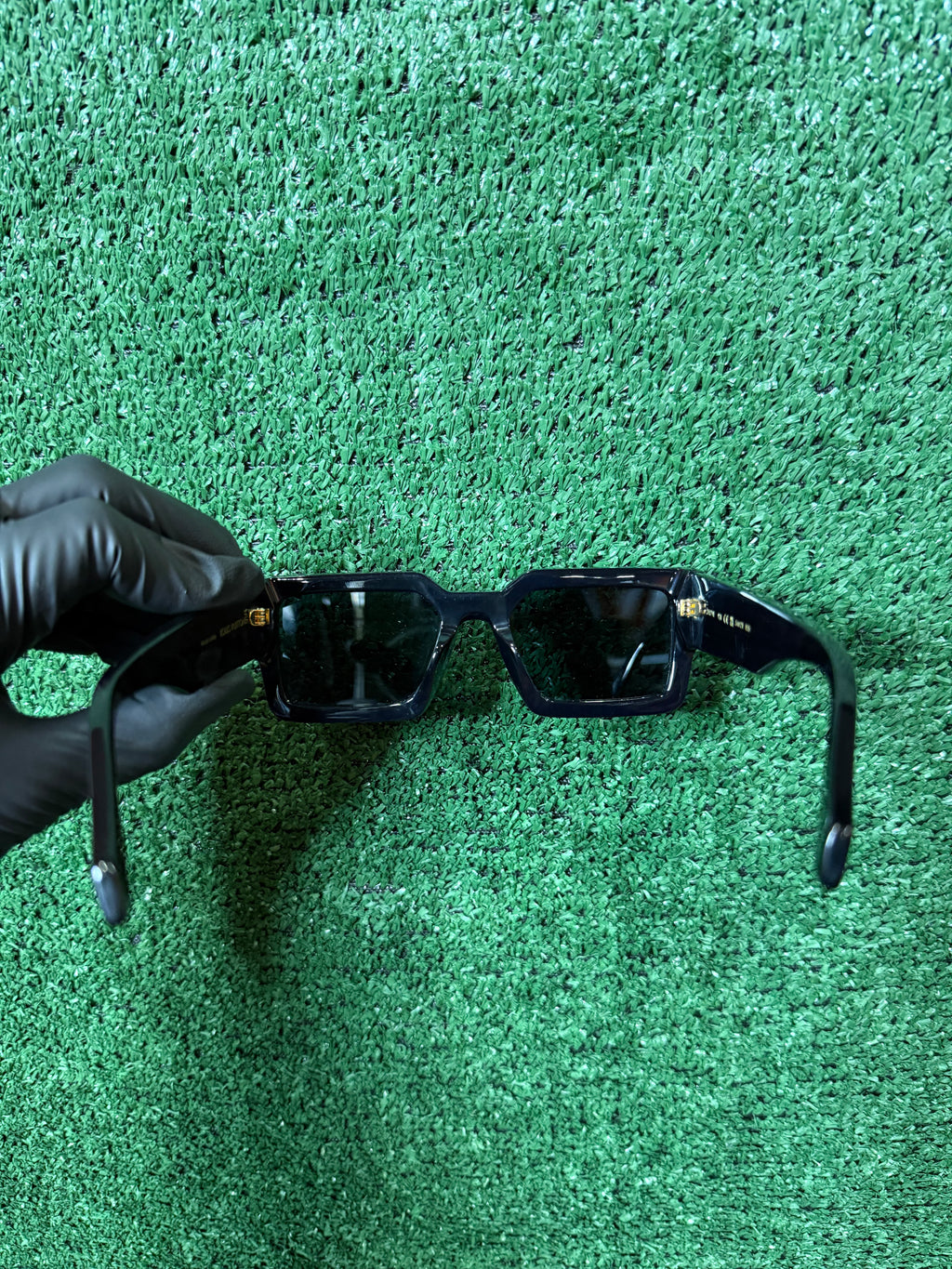BLACK LOUIS VUITTON CLASH SQUARE SUNGLASSES